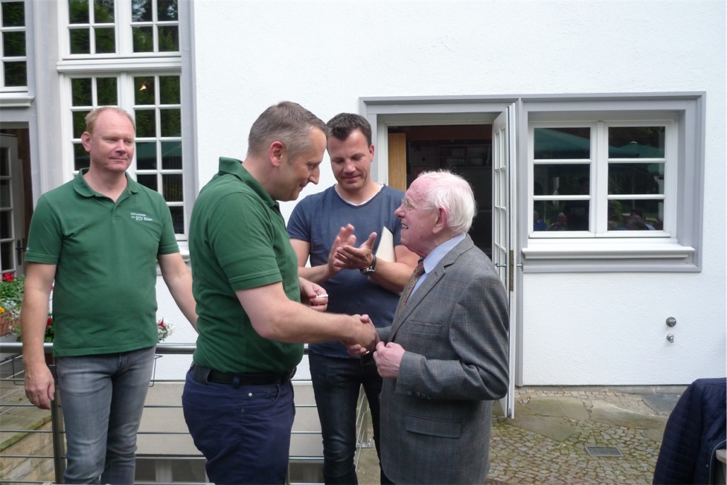 66 Jahre Offizier Theo Ostermann